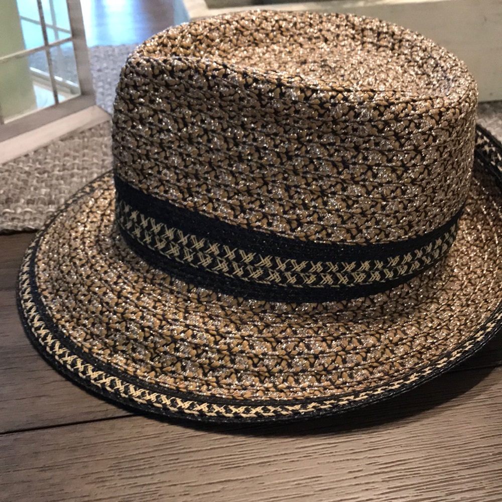 Eric Javits UPF 50 + black, tan, and gold hat.